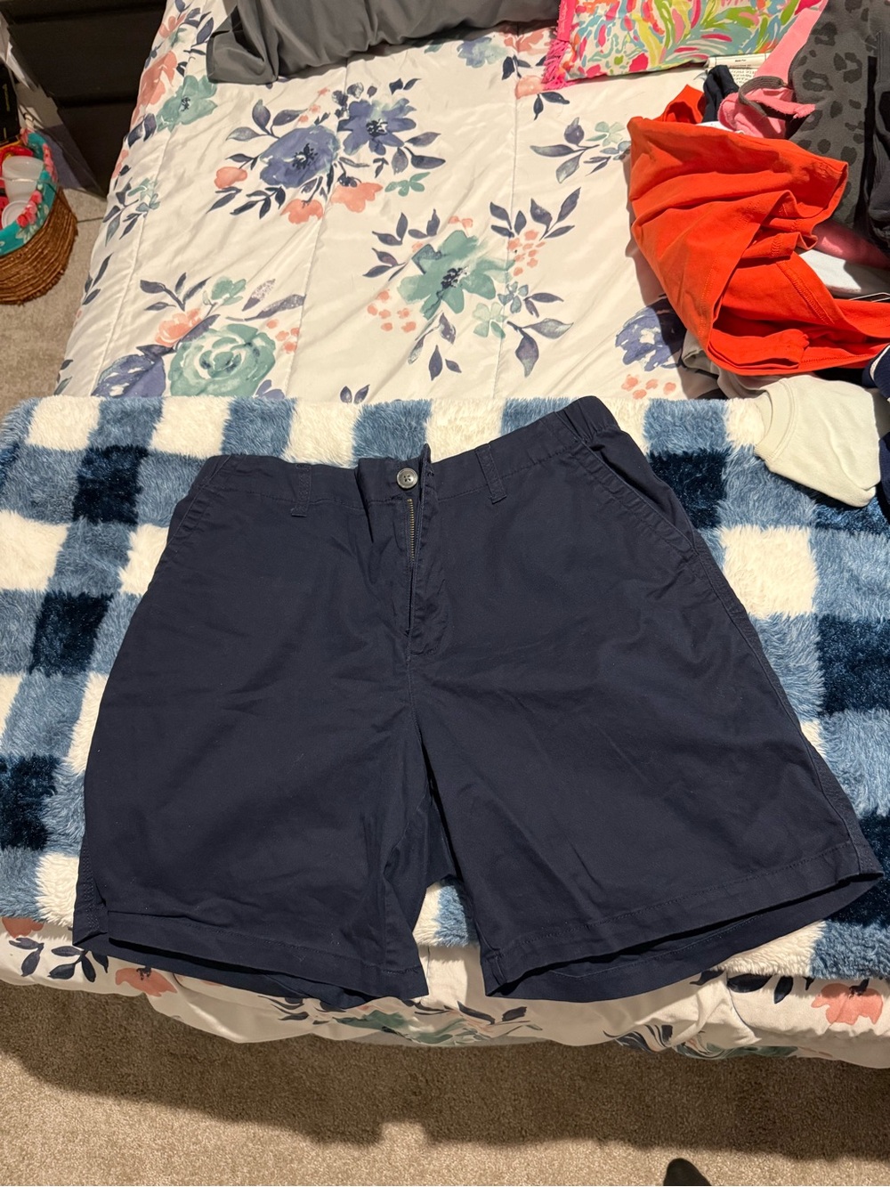 Old Navy Women's Navy Flat Front Shorts large - Picture 1 of 2